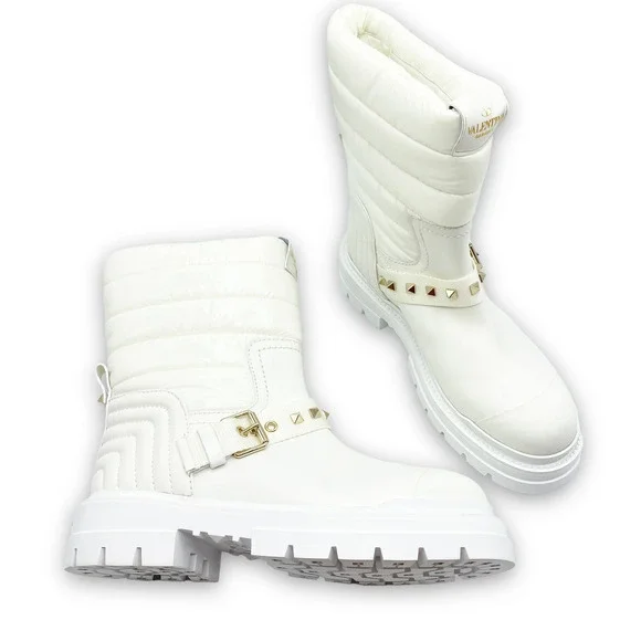 VALENTINO ガラバニ ホワイトブーツ Valentino | Shoes | Valentino Garavani All Weather White Rockstud